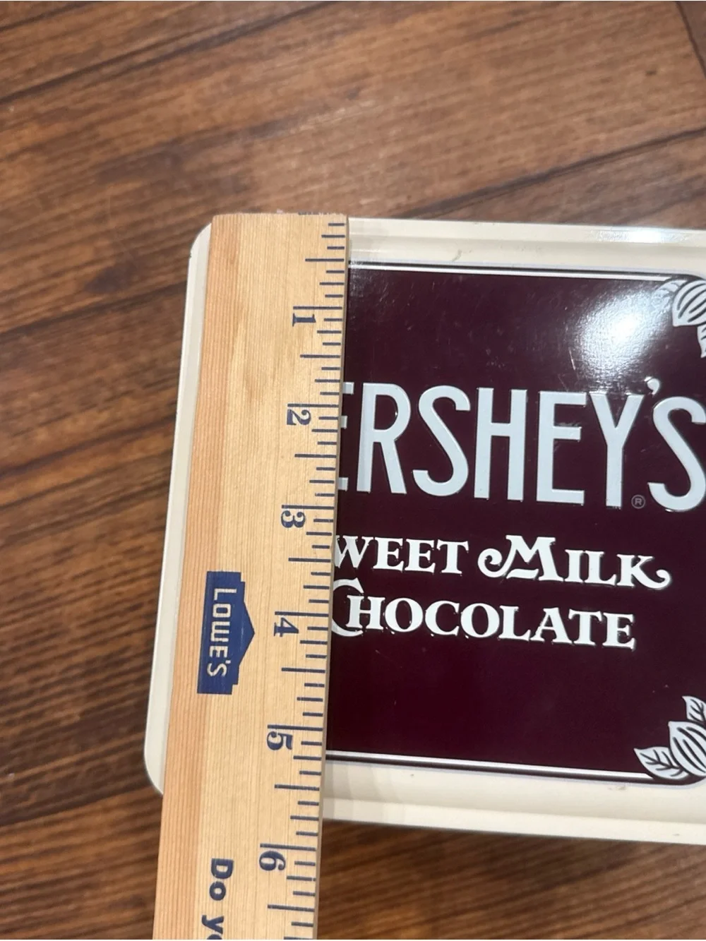 Hershey’s decorative tin